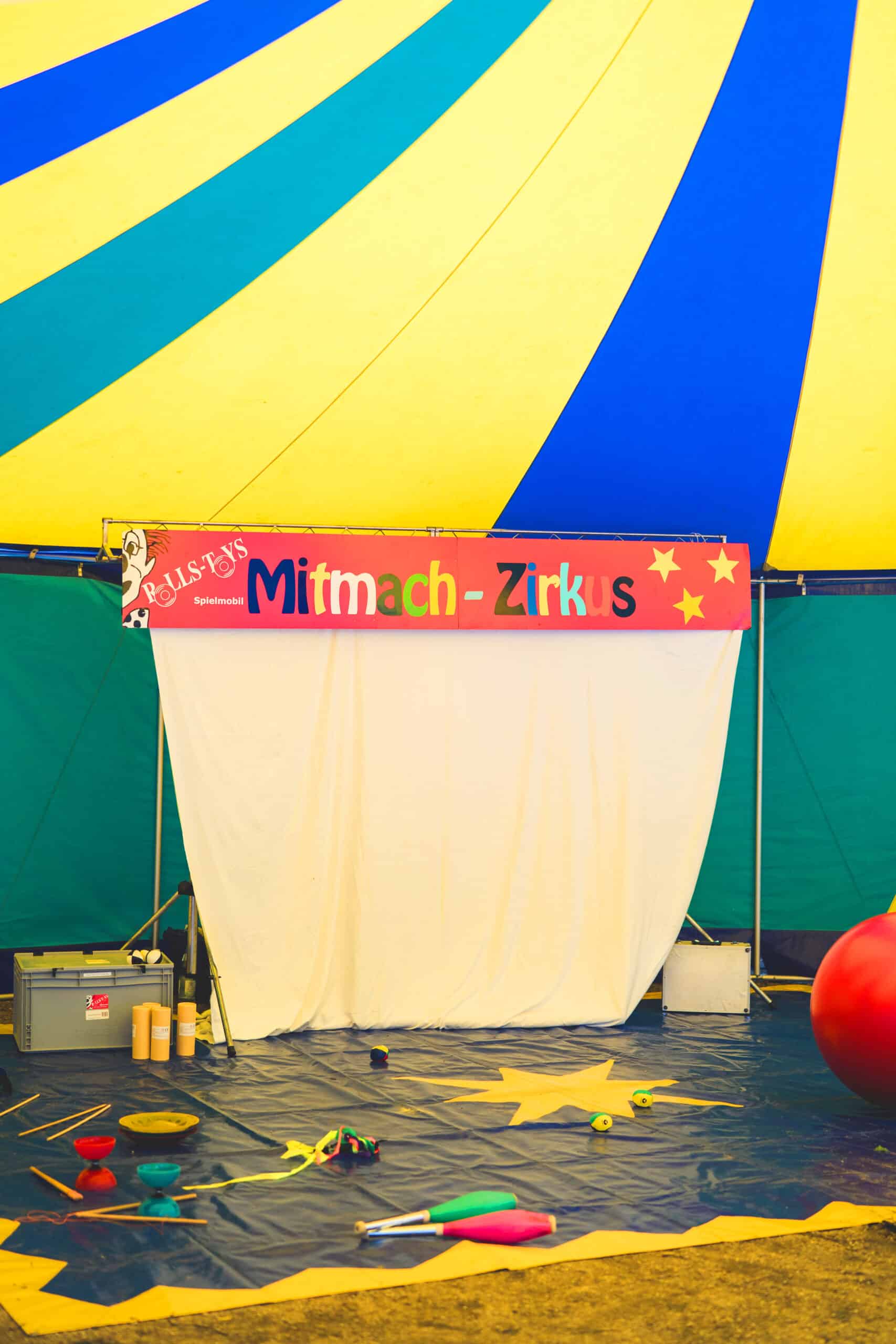 Mitmachzirkus im Zirkuszelt