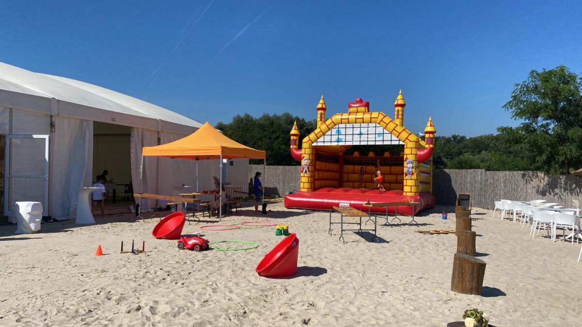 Ritterburg Hüpfburg - Firmenfest am See
