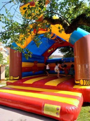 huepfburg-affe-23987