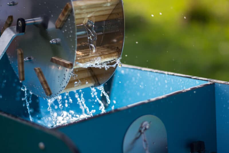 WELLENSPIELER Wasserrad